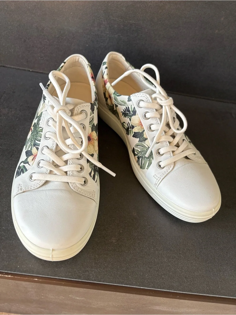 ECCO Leather Tropical Floral Print, White Sneakers, Lace Up, Hibiscus, Women’s 8